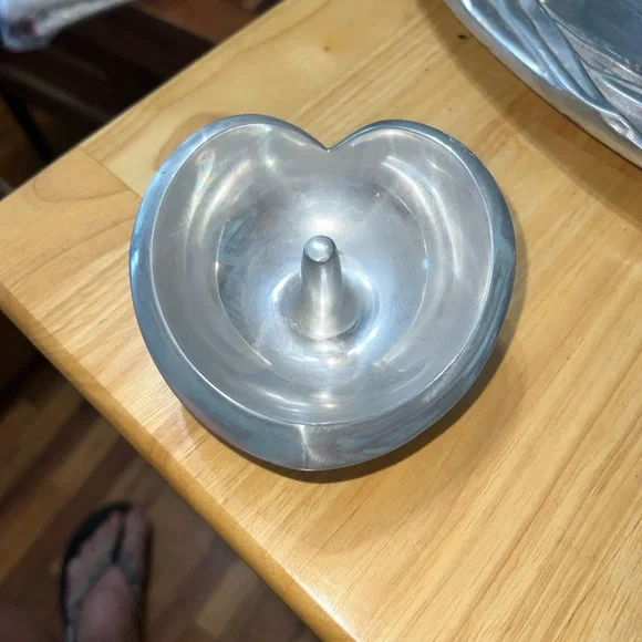 NAMBÉ HEART RING/TRINKET HOLDER BY SEAN O’HARA (2019) - Picture 2 of 5